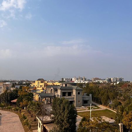 Luxury Two Bed Furnished Apartment Gulberg Greens Ισλαμαμπάντ Εξωτερικό φωτογραφία