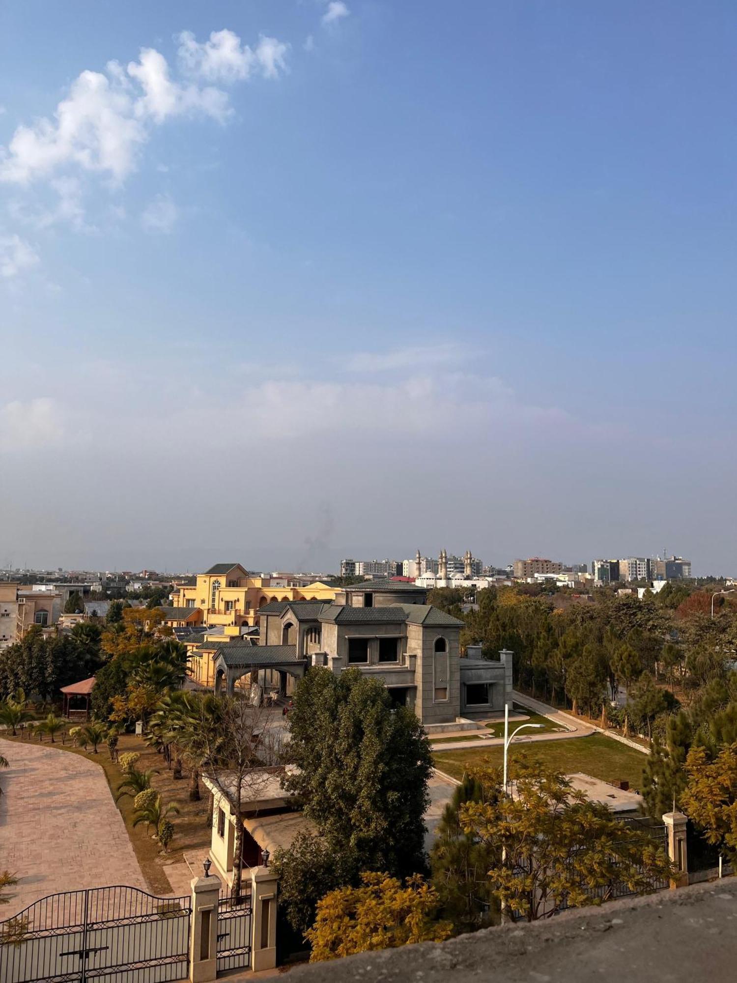 Luxury Two Bed Furnished Apartment Gulberg Greens Ισλαμαμπάντ Εξωτερικό φωτογραφία
